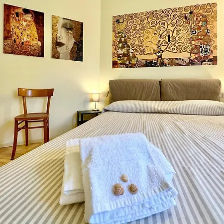 Appartamento Hostdomus - Casa Corallo
