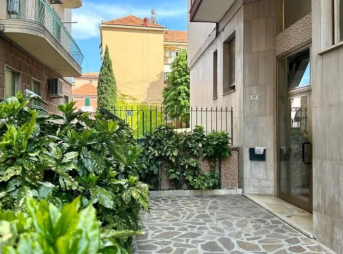 Hostdomus - Casa Corallo Appartement Alassio